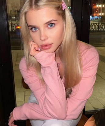 💋
Моя сладкая фигурка и нежные губки оставят огонь в твоей душе. Я дарю волшебный отдых для тела и души, подарю тебе незабываемые ощущения в объятиях страсти. 🌟
Мое прекрасное общение, умение понять и услышать, сделает наше свидание по-настоящему особенным. Мы сможем насладиться друг другом в полном расслаблении и уединении. 💫
Вместе мы исследуем космос возможностей и перенесем тебя на вершину наслаждения. Уверена, восхищение и желание вернуться ко мне будут яркими эмоциями, оставляющими огромное желание повторить наше знакомство. 💥
Я жду тебя в Москве, готовая погрузиться с тобой в мир наслаждения и страсти. Сделай шаг к наслаждению, и я обеспечу тебе самый волнующий и незабываемый опыт в твоей жизни! 💕
Контакты и фото доступны в моем профиле. Доверься мне и я подарю тебе непередаваемое удовольствие! 🌹 Ульяна